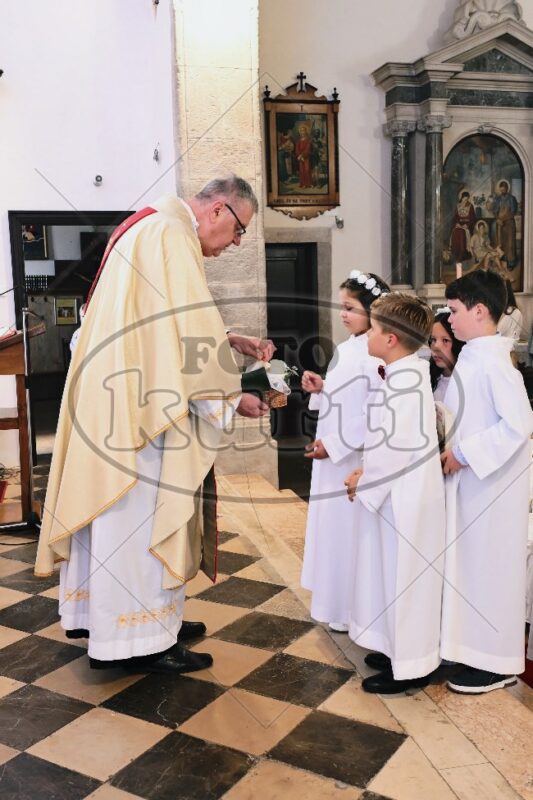 Prva Pričest Vrbnik 355 - FotoKurti