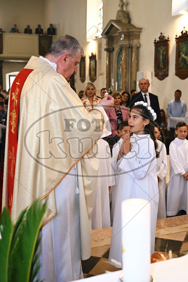 Prva Pričest Vrbnik 497 - FotoKurti