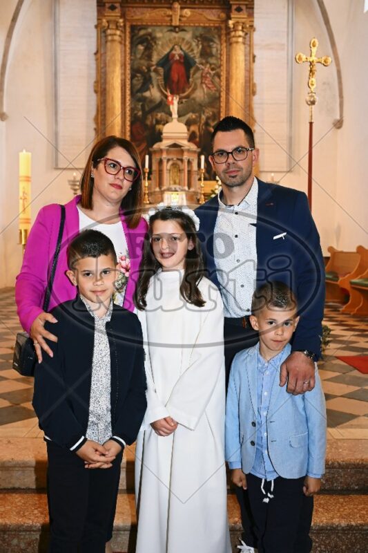Prva Pričest Vrbnik 603 - FotoKurti