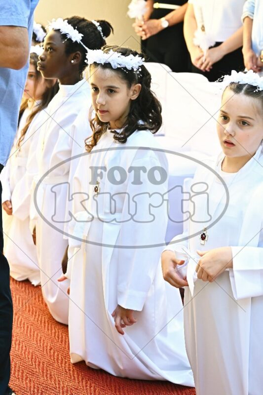 Prva Pričest Njivice 2025 317 - FotoKurti
