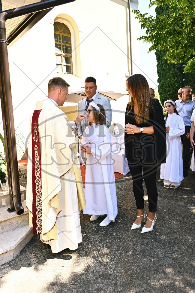 Prva Pričest Njivice 2025 336 - FotoKurti