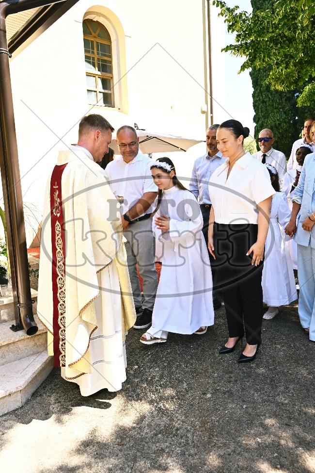 Prva Pričest Njivice 2025 339 - FotoKurti