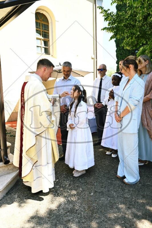 Prva Pričest Njivice 2025 345 - FotoKurti