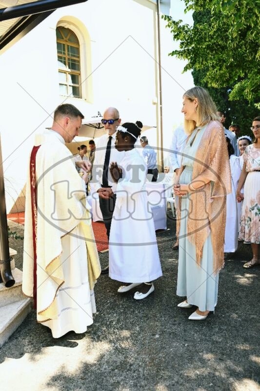 Prva Pričest Njivice 2025 350 - FotoKurti