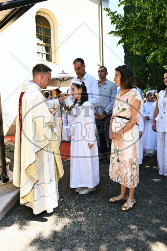 Prva Pričest Njivice 2025 354 - FotoKurti