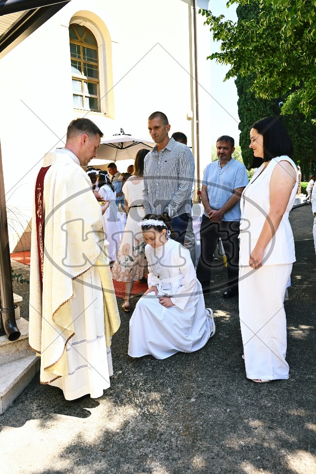 Prva Pričest Njivice 2025 355 - FotoKurti