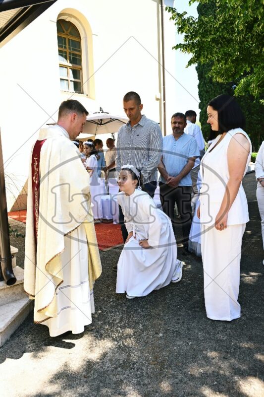 Prva Pričest Njivice 2025 356 - FotoKurti