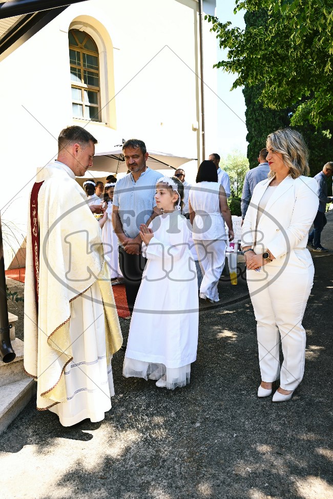 Prva Pričest Njivice 2025 361 - FotoKurti
