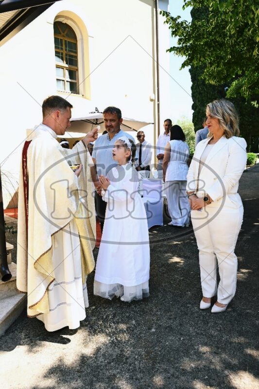 Prva Pričest Njivice 2025 362 - FotoKurti