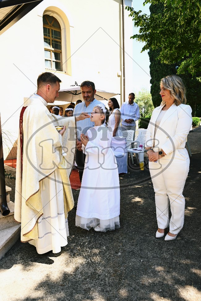 Prva Pričest Njivice 2025 364 - FotoKurti