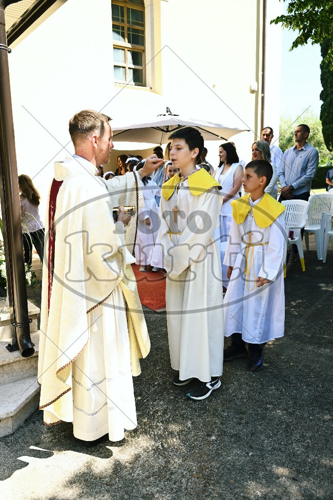 Prva Pričest Njivice 2025 369 - FotoKurti