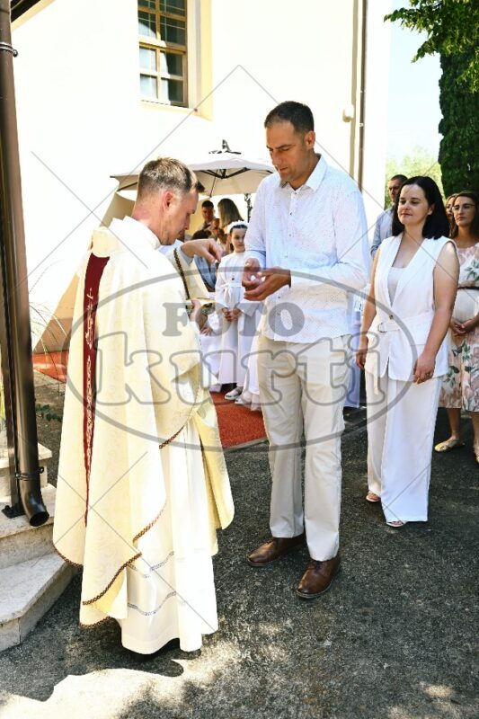 Prva Pričest Njivice 2025 372 - FotoKurti