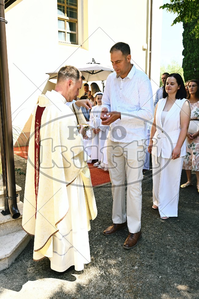 Prva Pričest Njivice 2025 372 - FotoKurti