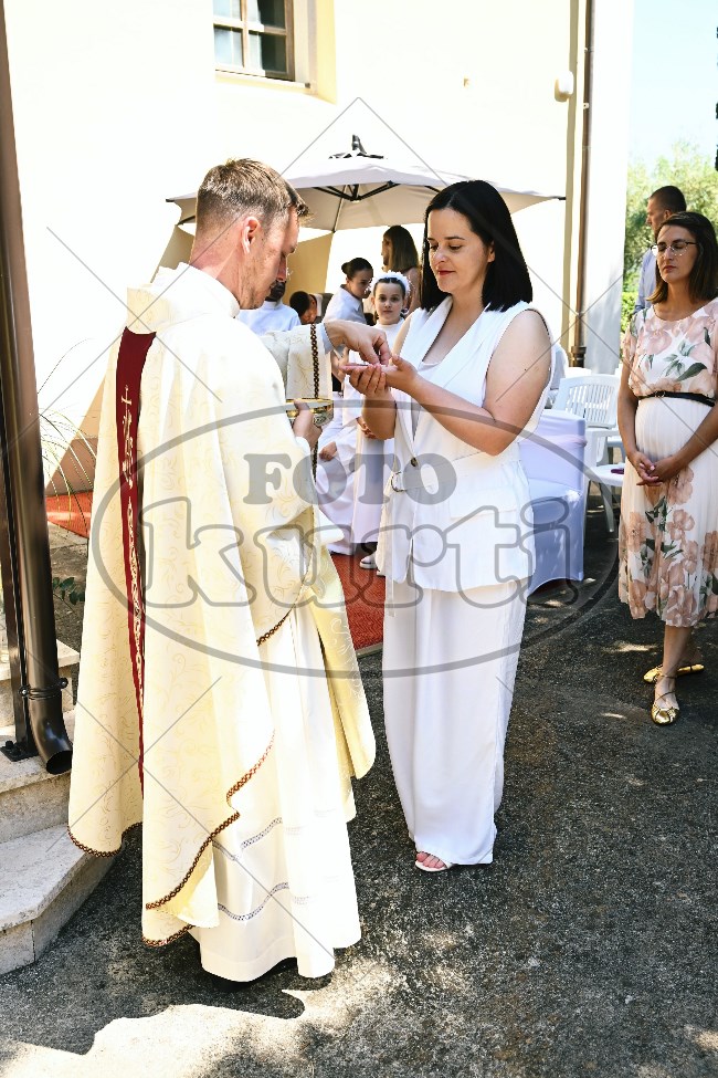 Prva Pričest Njivice 2025 373 - FotoKurti