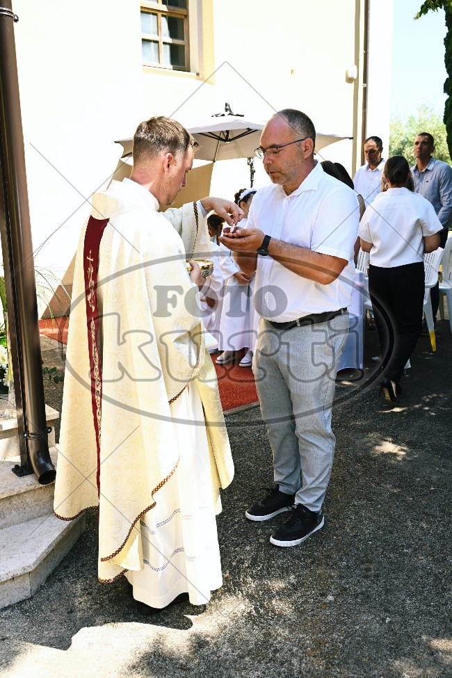 Prva Pričest Njivice 2025 376 - FotoKurti