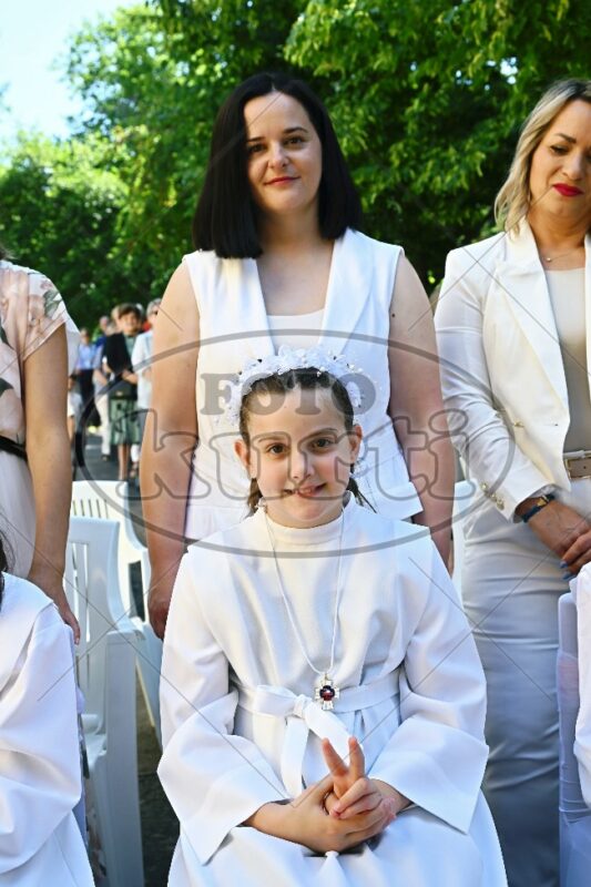Prva Pričest Njivice 2025 388 - FotoKurti