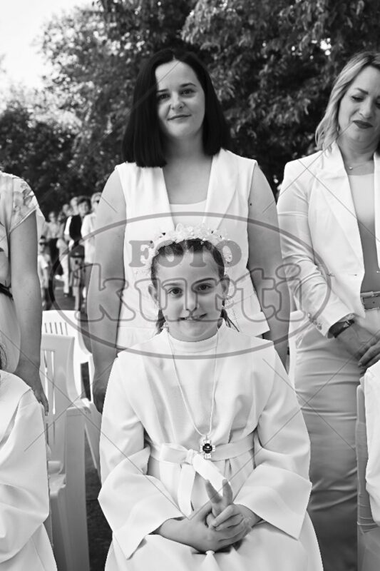Prva Pričest Njivice 2025 389 - FotoKurti