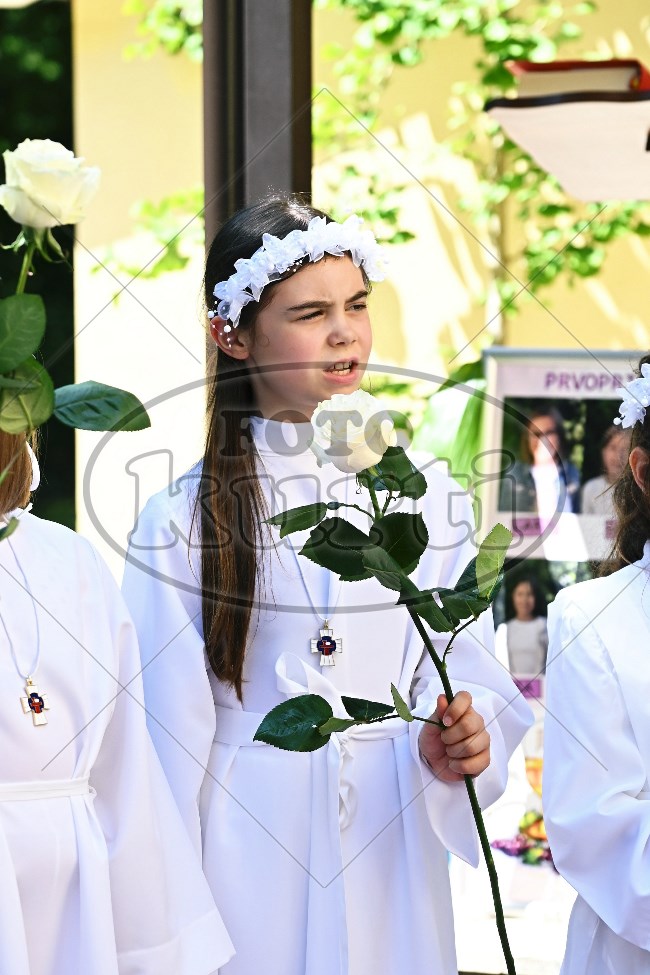 Prva Pričest Njivice 2025 490 - FotoKurti