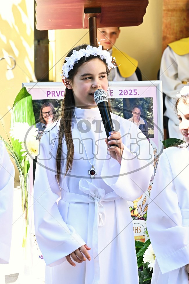 Prva Pričest Njivice 2025 509 - FotoKurti