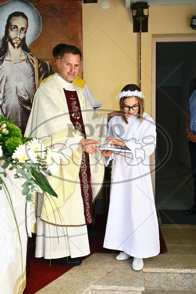 Prva Pričest Njivice 2025 537 - FotoKurti