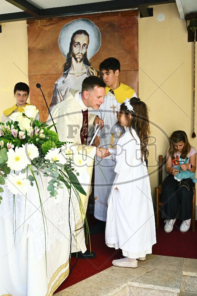 Prva Pričest Njivice 2025 542 - FotoKurti