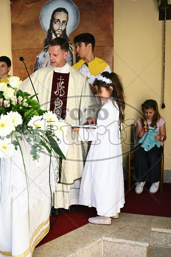 Prva Pričest Njivice 2025 545 - FotoKurti