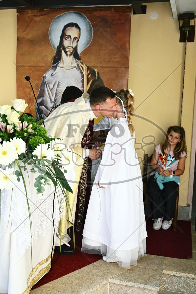 Prva Pričest Njivice 2025 557 - FotoKurti