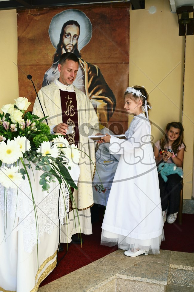 Prva Pričest Njivice 2025 559 - FotoKurti