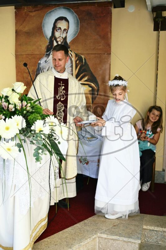 Prva Pričest Njivice 2025 560 - FotoKurti