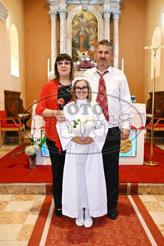 Prva Pričest Njivice 2025 594 - FotoKurti