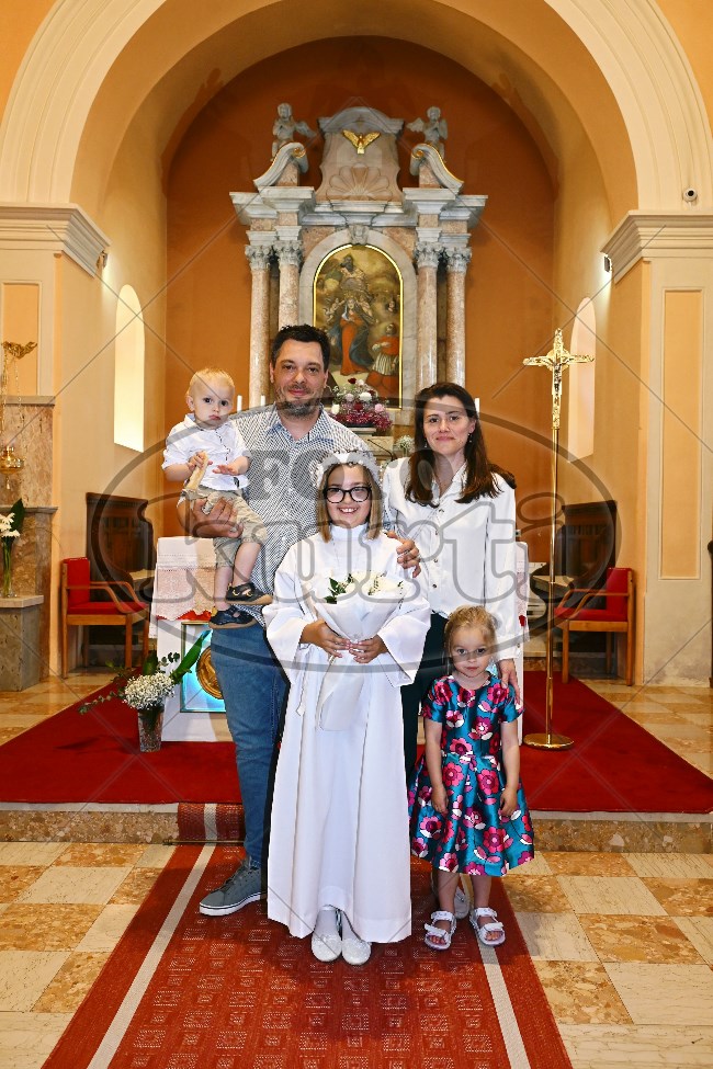 Prva Pričest Njivice 2025 608 - FotoKurti
