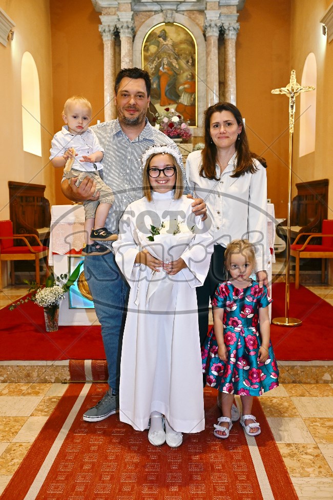 Prva Pričest Njivice 2025 609 - FotoKurti