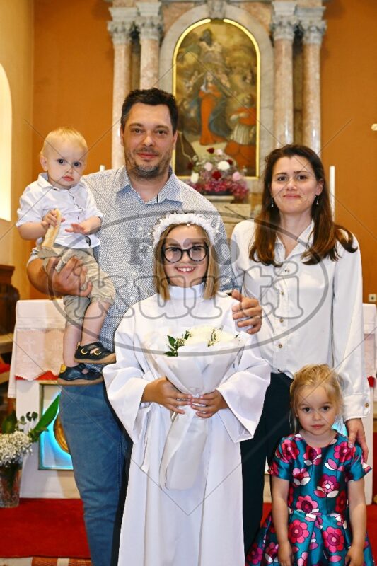 Prva Pričest Njivice 2025 610 - FotoKurti