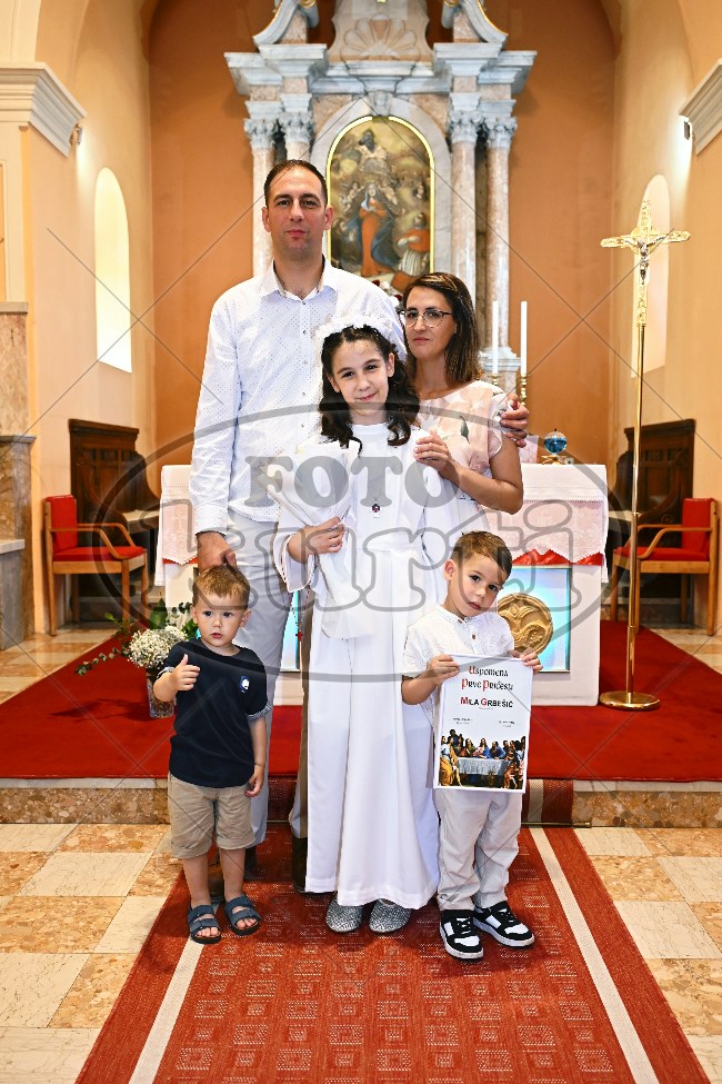 Prva Pričest Njivice 2025 625 - FotoKurti
