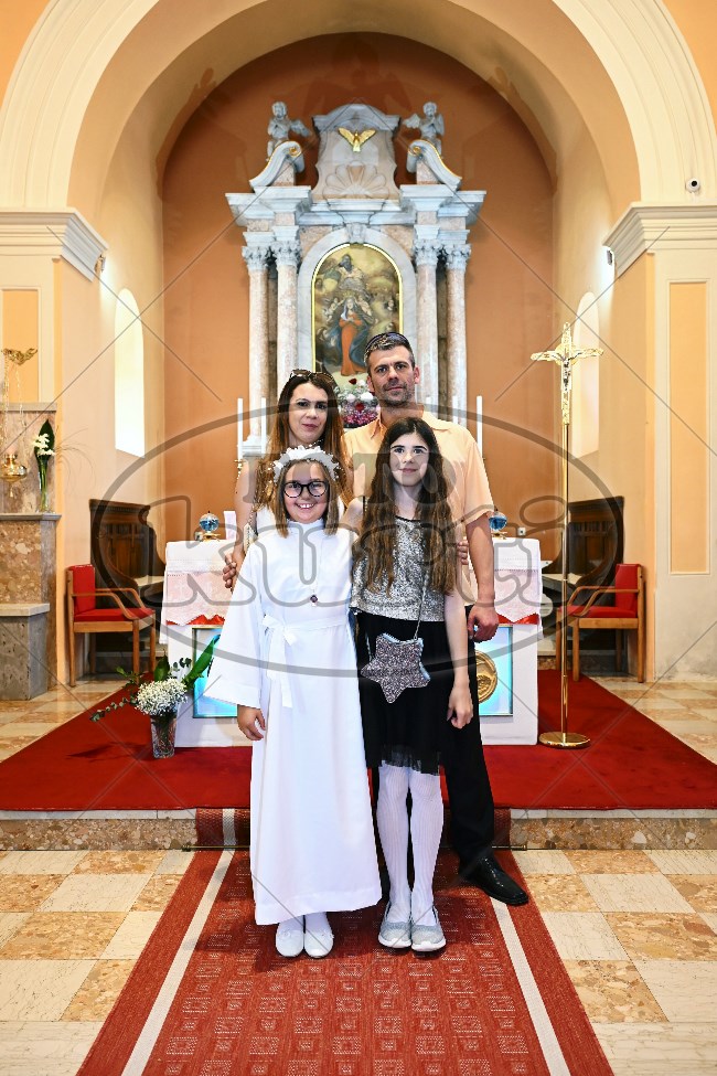 Prva Pričest Njivice 2025 636 - FotoKurti