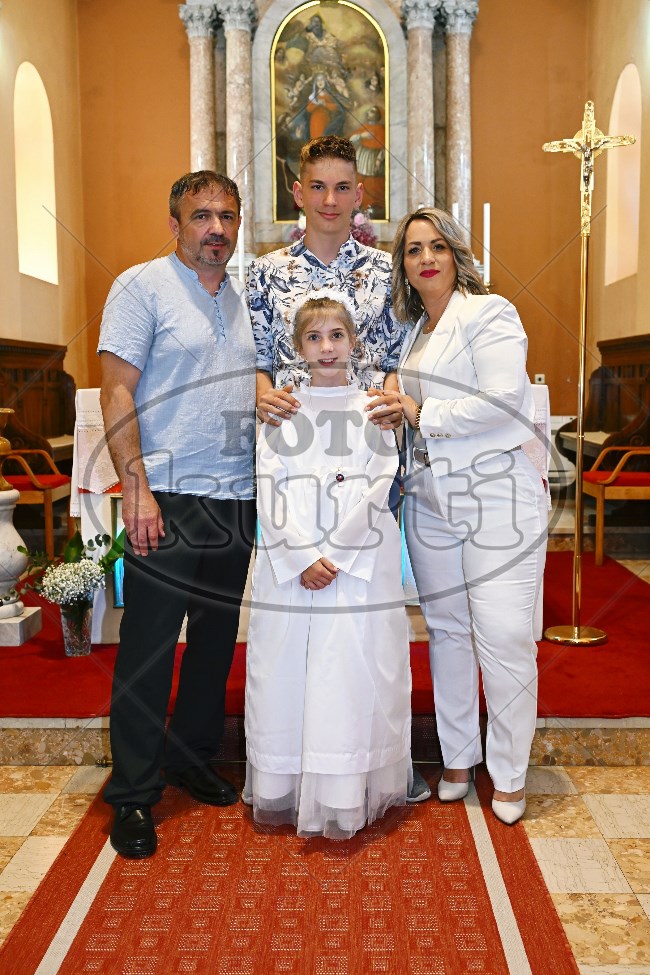Prva Pričest Njivice 2025 699 - FotoKurti