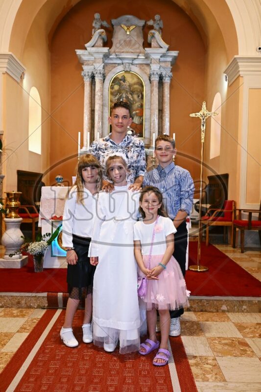 Prva Pričest Njivice 2025 719 - FotoKurti