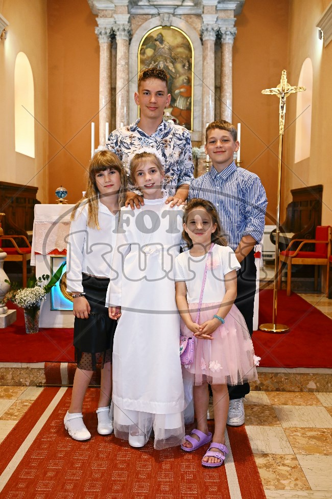 Prva Pričest Njivice 2025 720 - FotoKurti