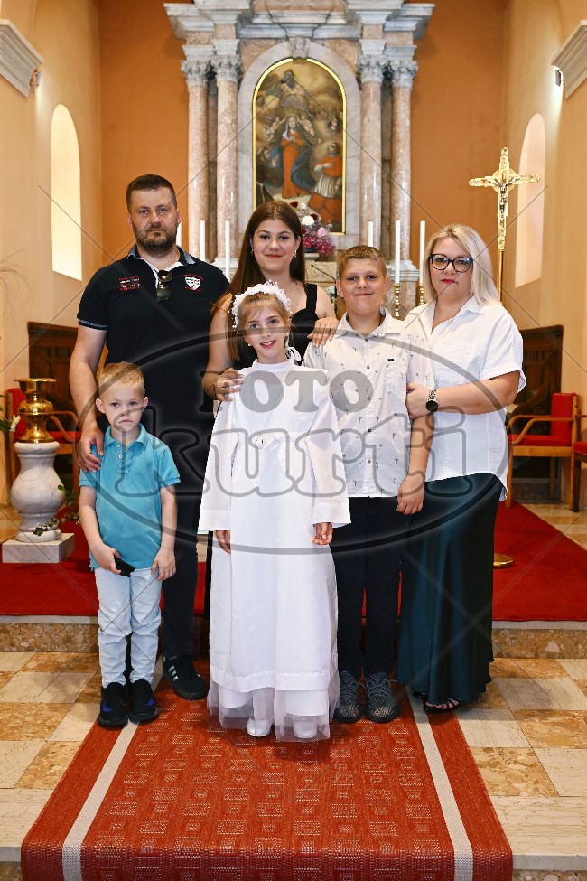 Prva Pričest Njivice 2025 724 - FotoKurti