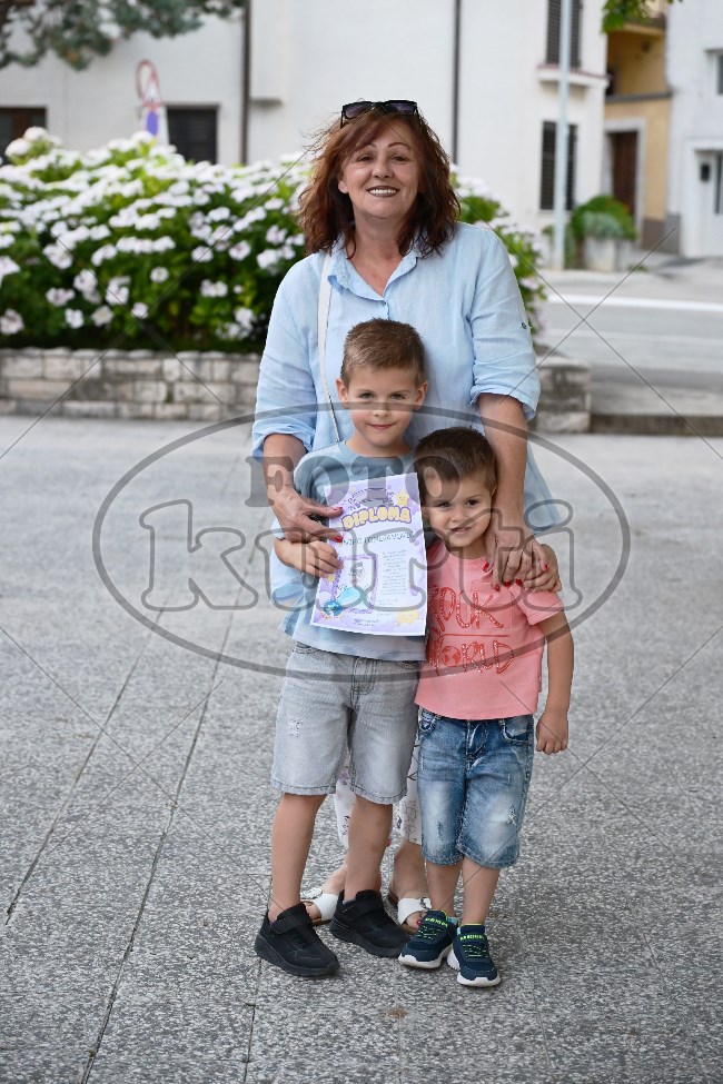 00 ZAVRŠNA PRIREDBA 813 - FotoKurti